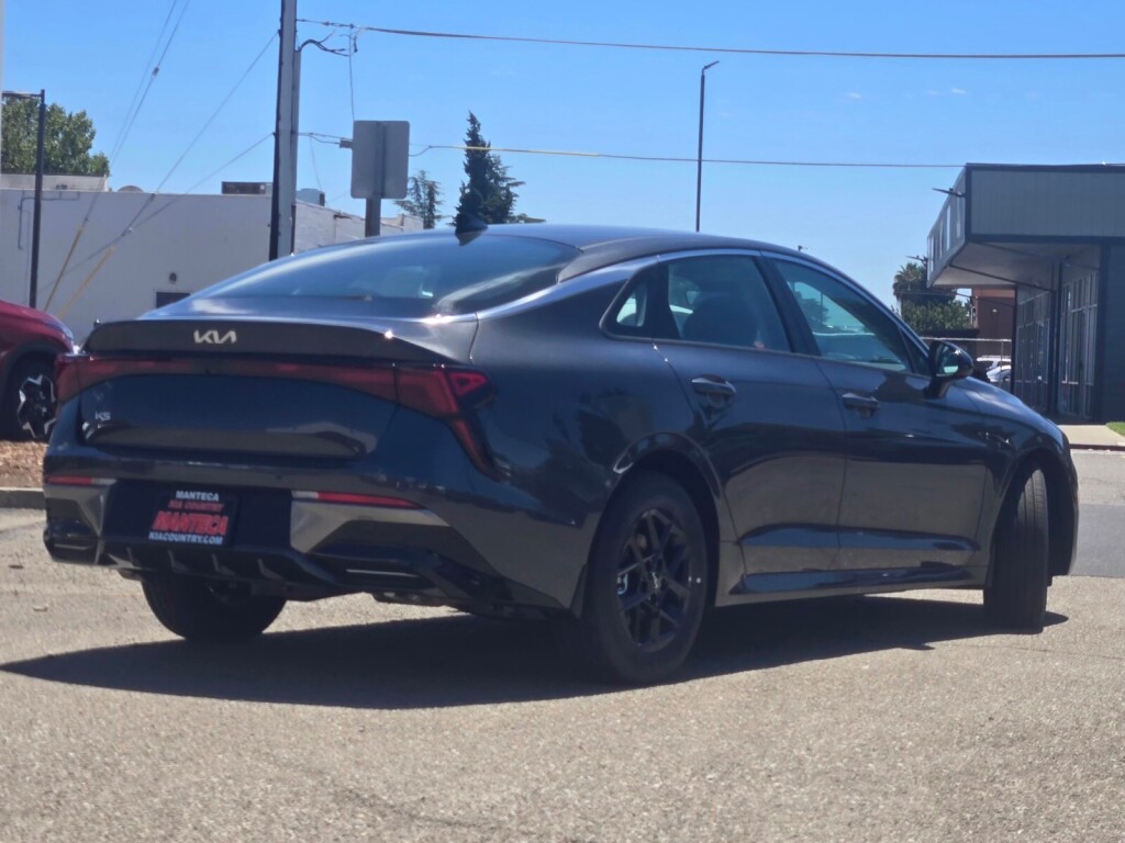 2026 Kia K5 LXS Image 3 of 21