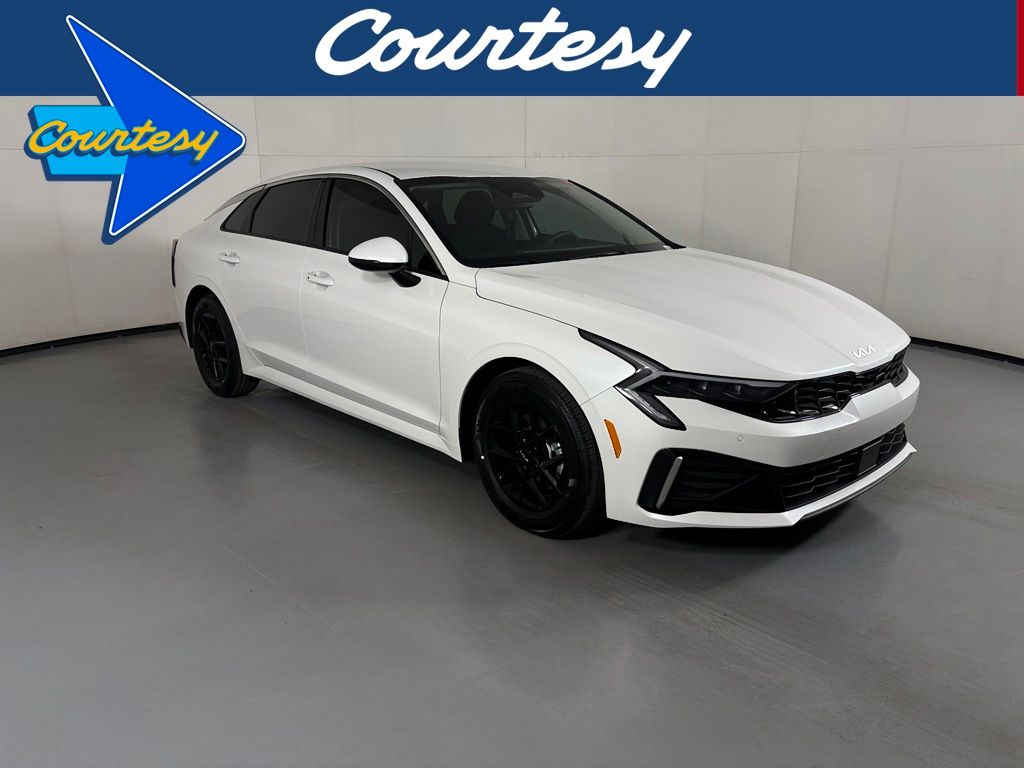 2026 Kia K5 LXS Image 3 of 42
