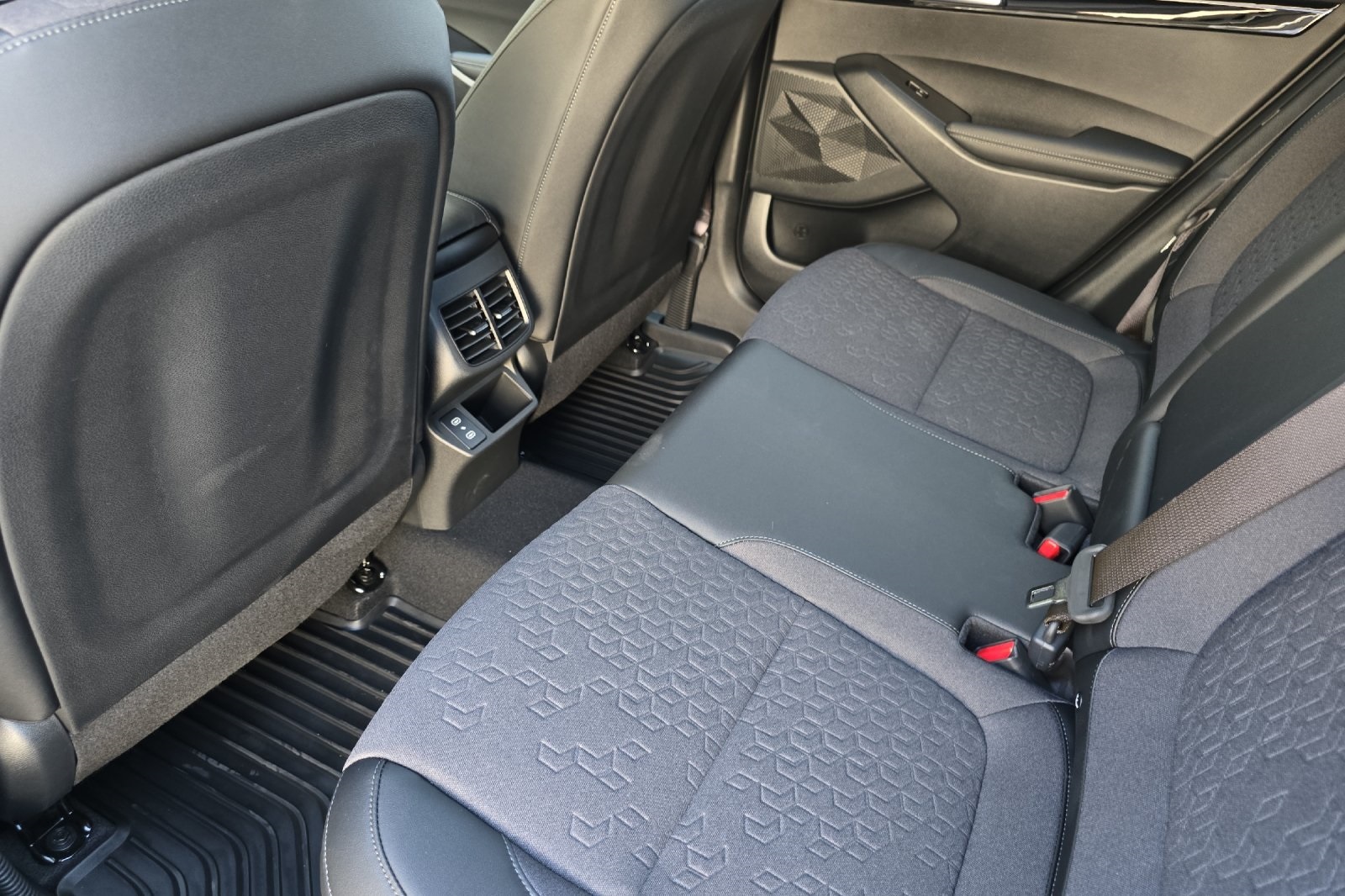 2026 Kia Seltos S Image 8 of 23