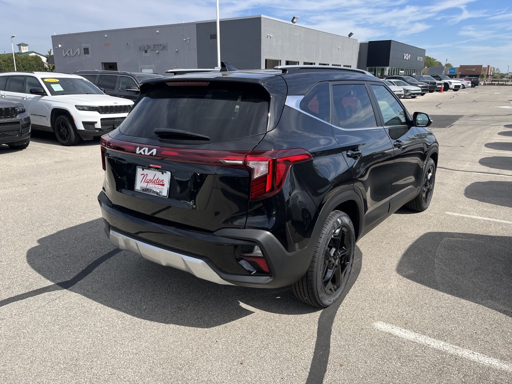 2026 Kia Seltos EX Image 4 of 32