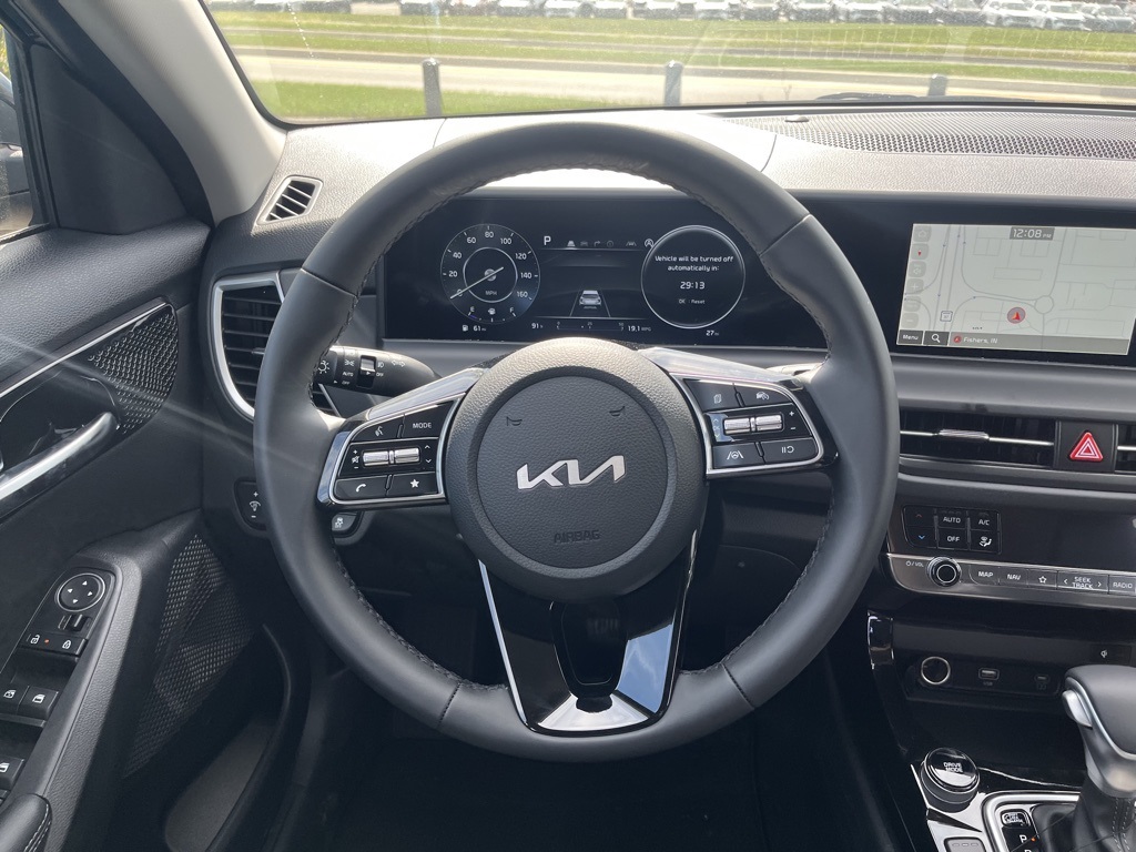 2026 Kia Seltos EX Image 16 of 32