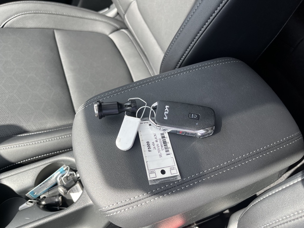 2026 Kia Seltos EX Image 28 of 32