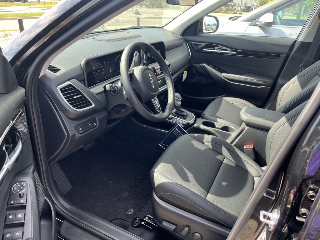 2026 Kia Seltos EX Image 15 of 32