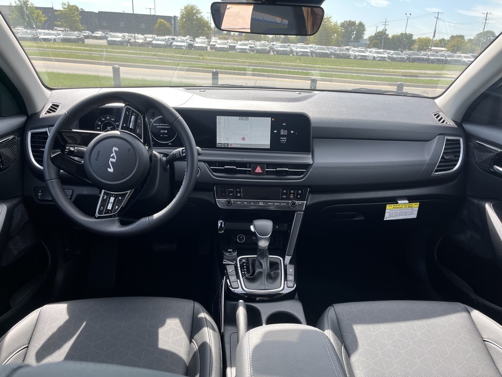 2026 Kia Seltos EX Image 14 of 32