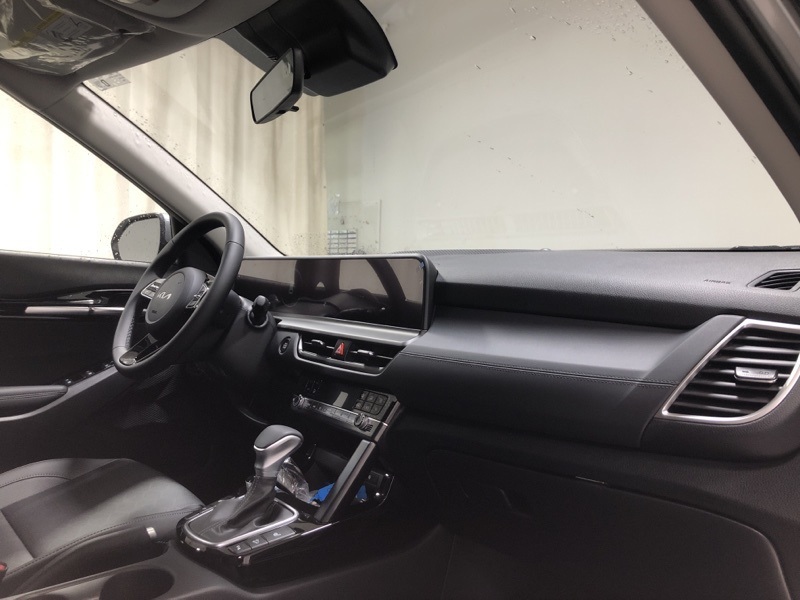 2026 Kia Seltos EX Image 18 of 35