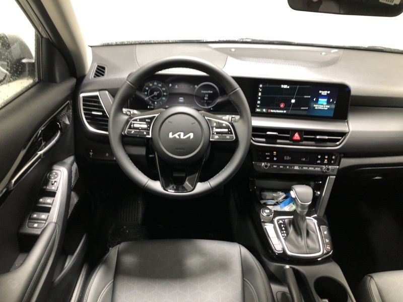 2026 Kia Seltos EX Image 16 of 35