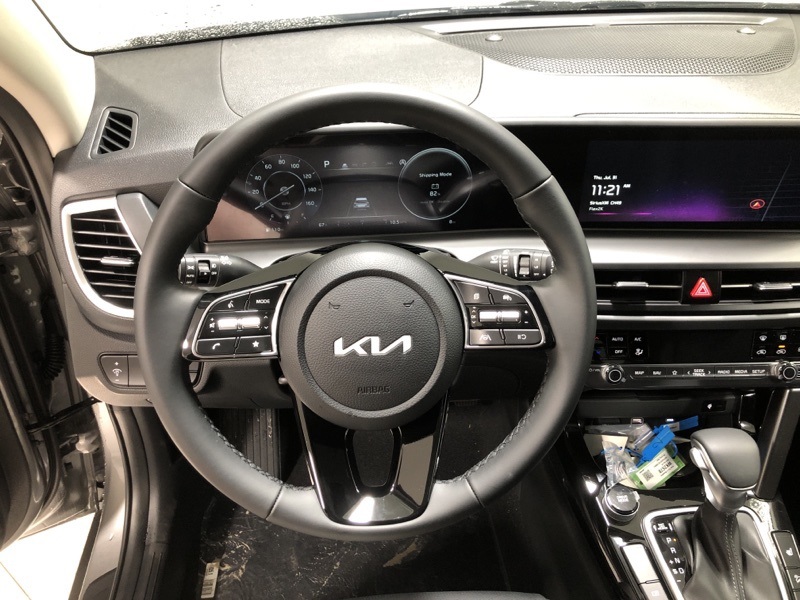 2026 Kia Seltos EX Image 19 of 35