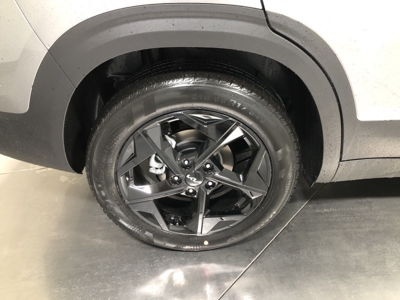 2026 Kia Seltos EX Image 8 of 35