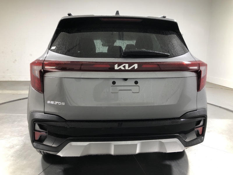 2026 Kia Seltos EX Image 6 of 35