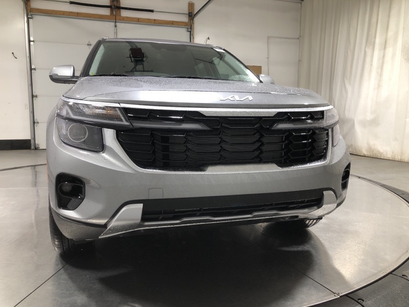 2026 Kia Seltos EX Image 3 of 35