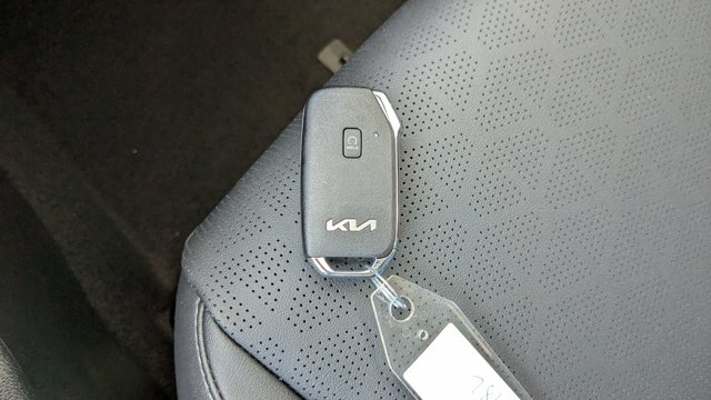 2026 Kia Seltos EX Image 25 of 36