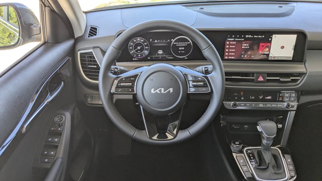 2026 Kia Seltos EX Image 15 of 36