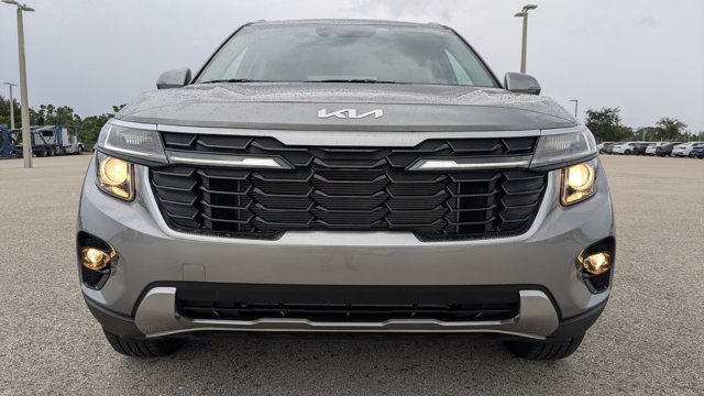 2026 Kia Seltos EX Image 3 of 36