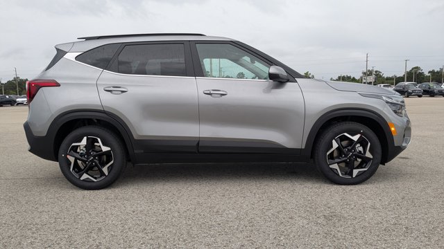 2026 Kia Seltos EX Image 6 of 36