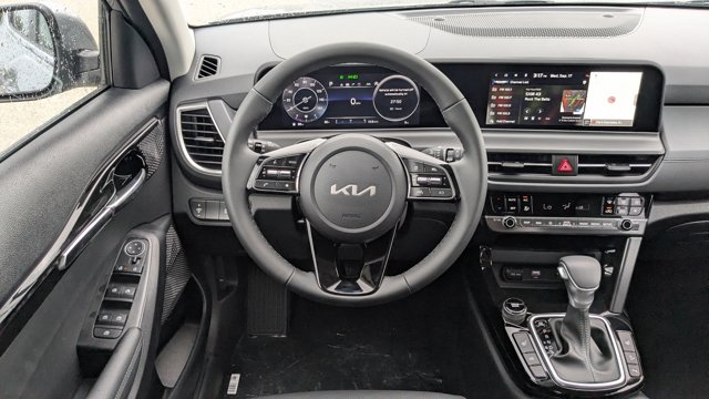 2026 Kia Seltos EX Image 15 of 36
