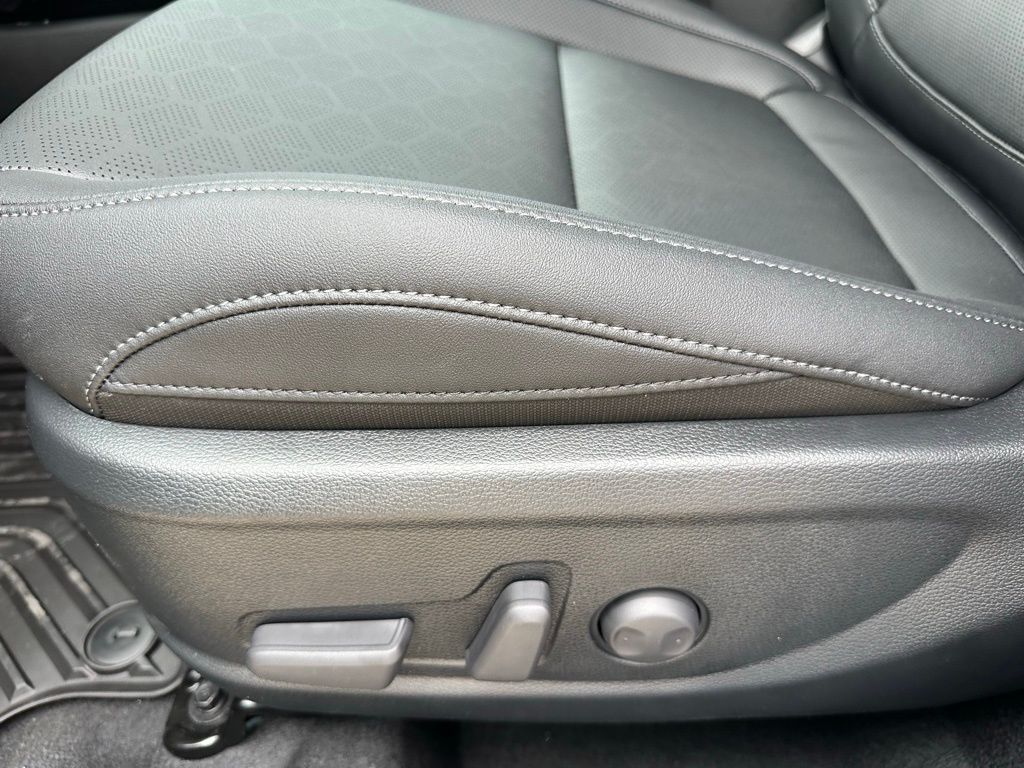 2026 Kia Seltos EX Image 21 of 25