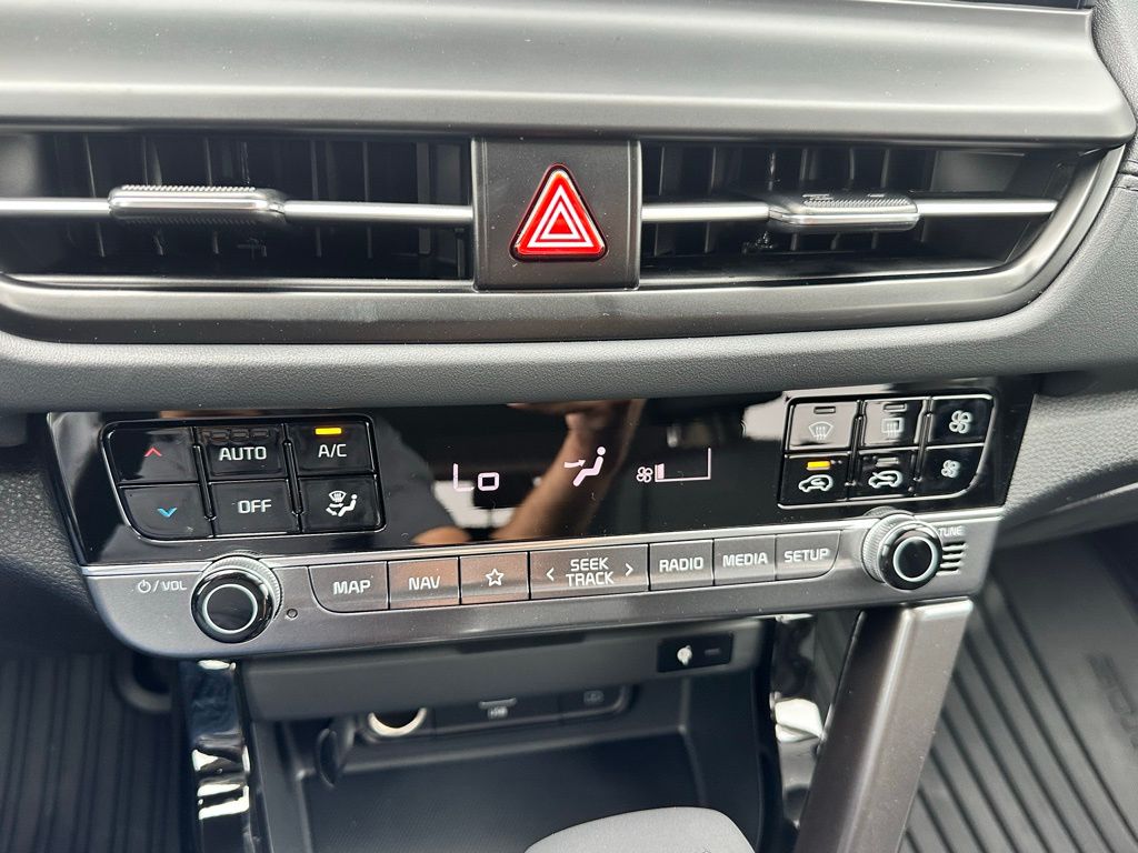 2026 Kia Seltos EX Image 17 of 25