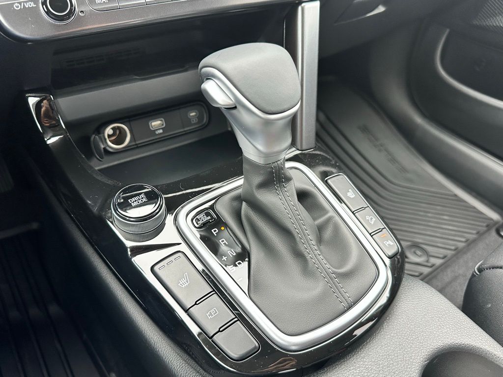 2026 Kia Seltos EX Image 19 of 25