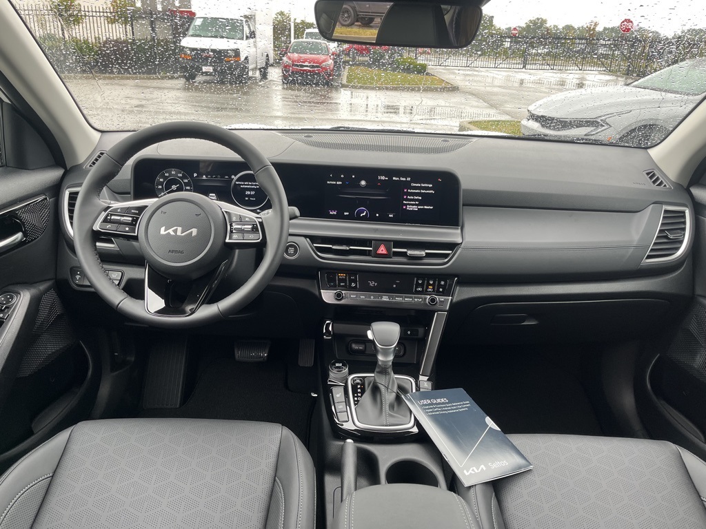 2026 Kia Seltos EX Image 13 of 32