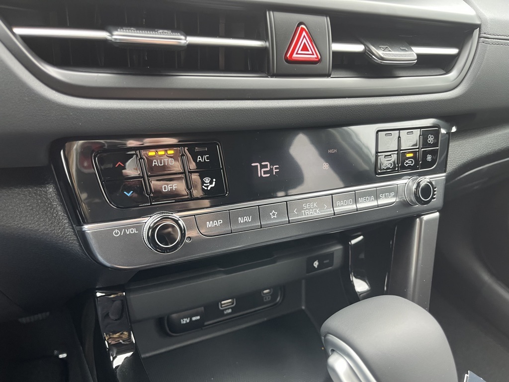 2026 Kia Seltos EX Image 23 of 32