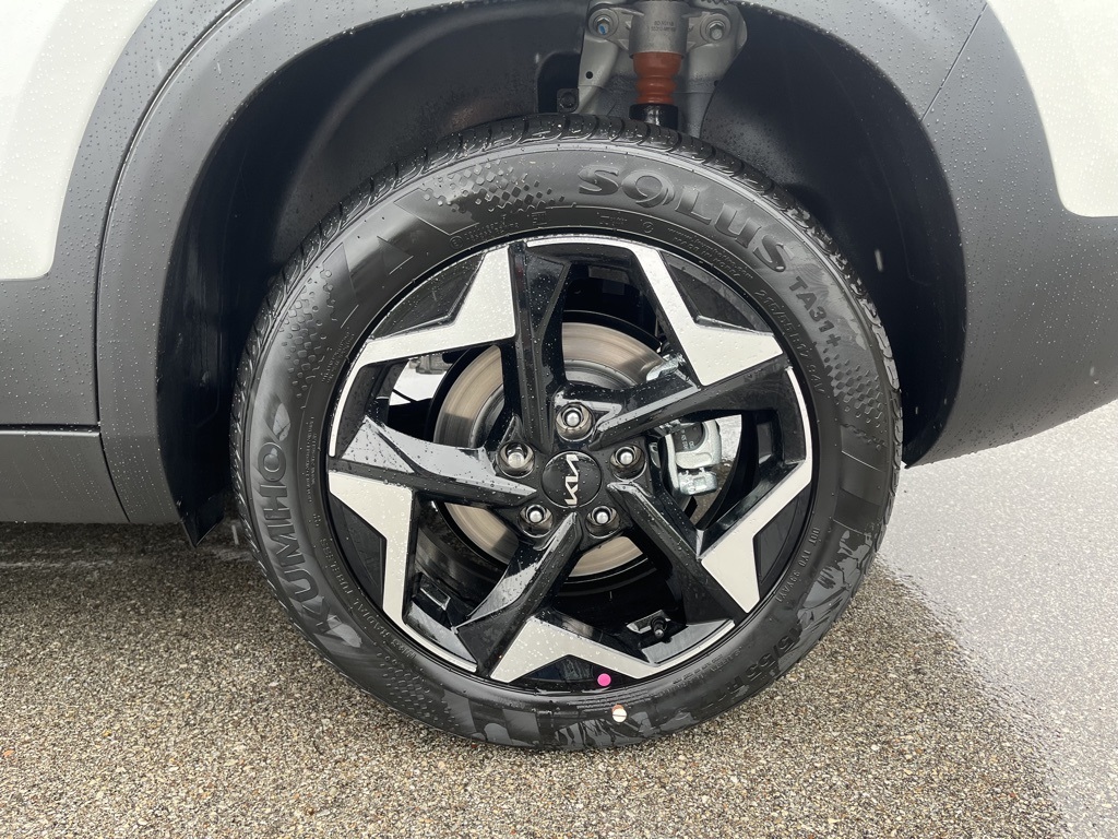 2026 Kia Seltos EX Image 8 of 32