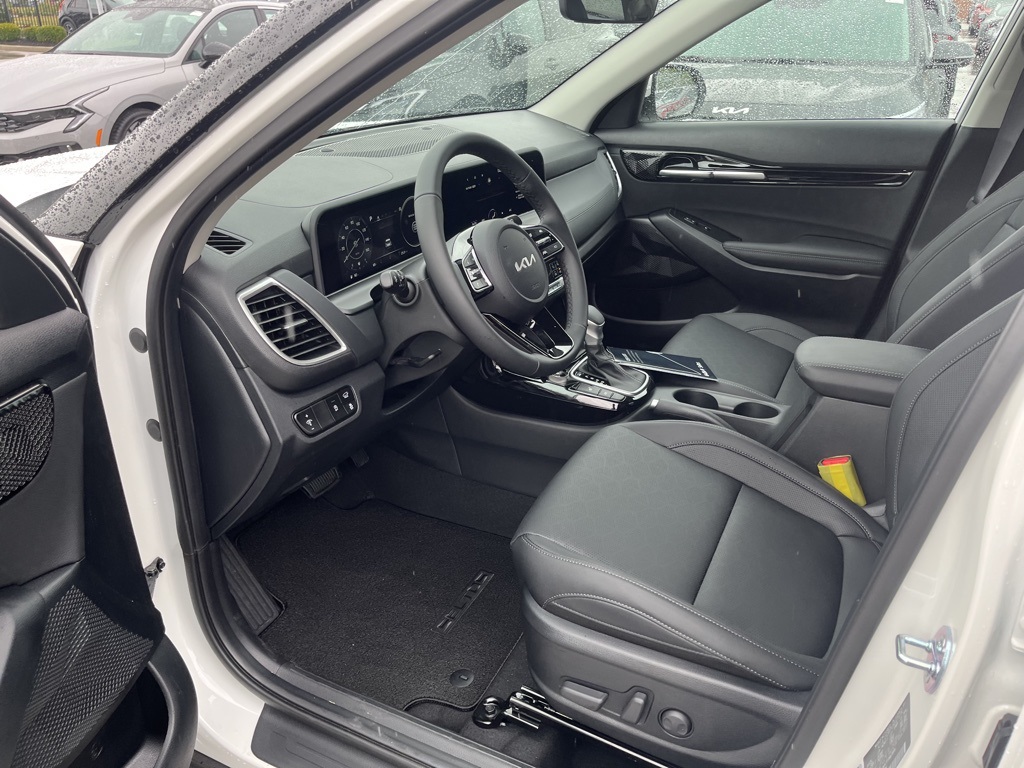 2026 Kia Seltos EX Image 15 of 32