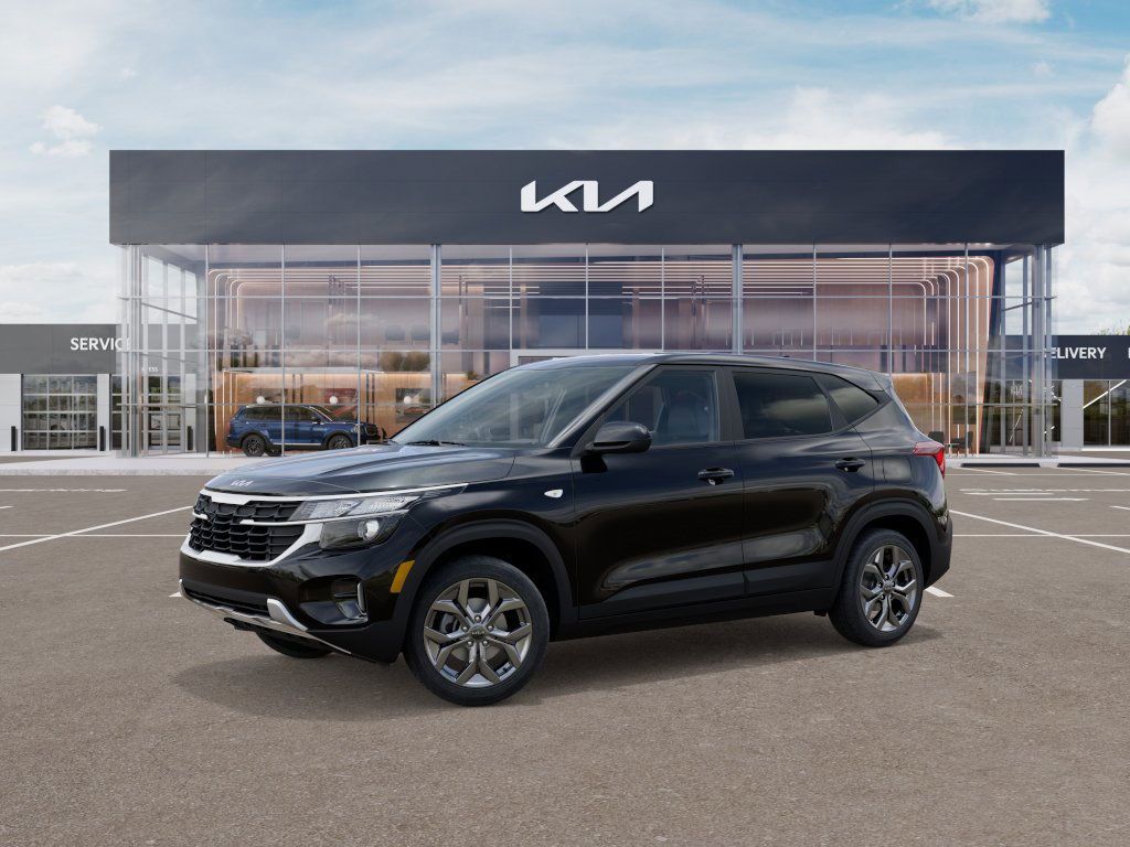 2026 Kia Seltos LX Image 2 of 27