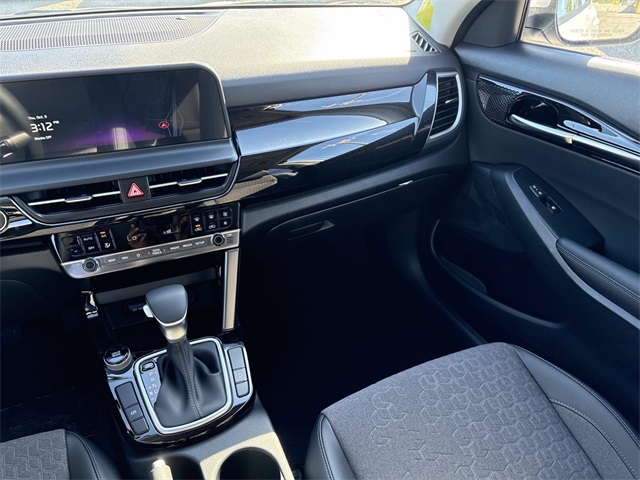 2026 Kia Seltos S Image 15 of 31