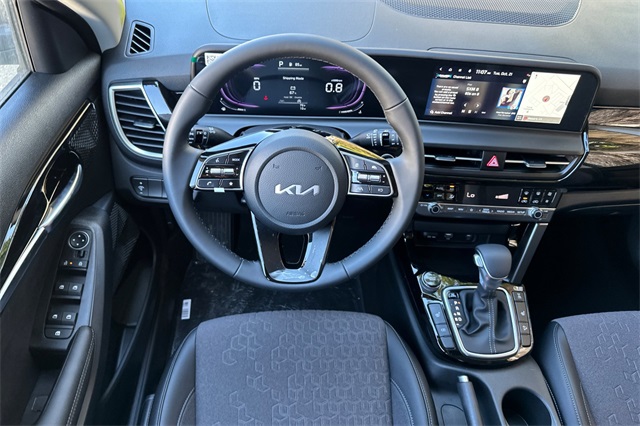 2026 Kia Seltos S Image 13 of 32