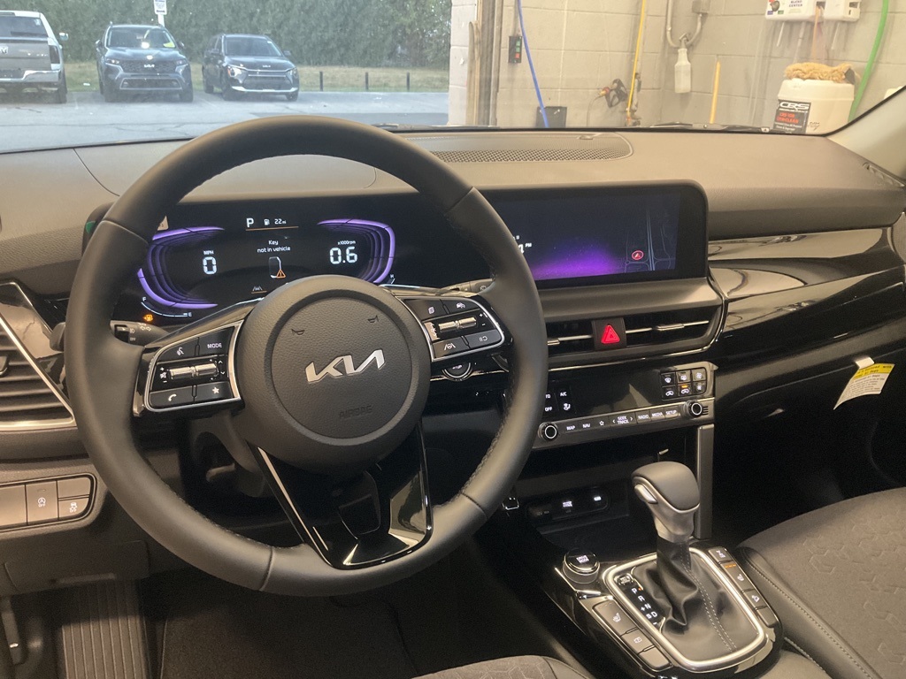 2026 Kia Seltos S Image 15 of 32