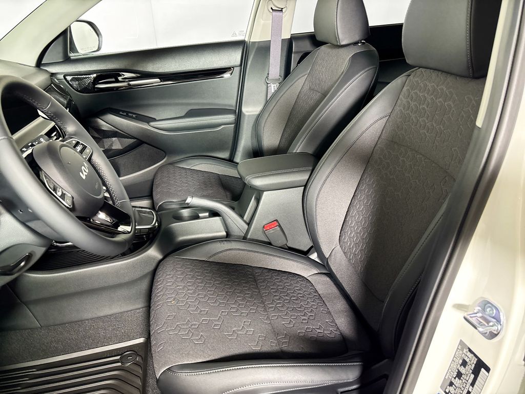 2026 Kia Seltos S Image 13 of 25