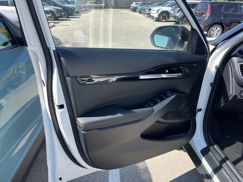 2026 Kia Seltos S Image 17 of 33