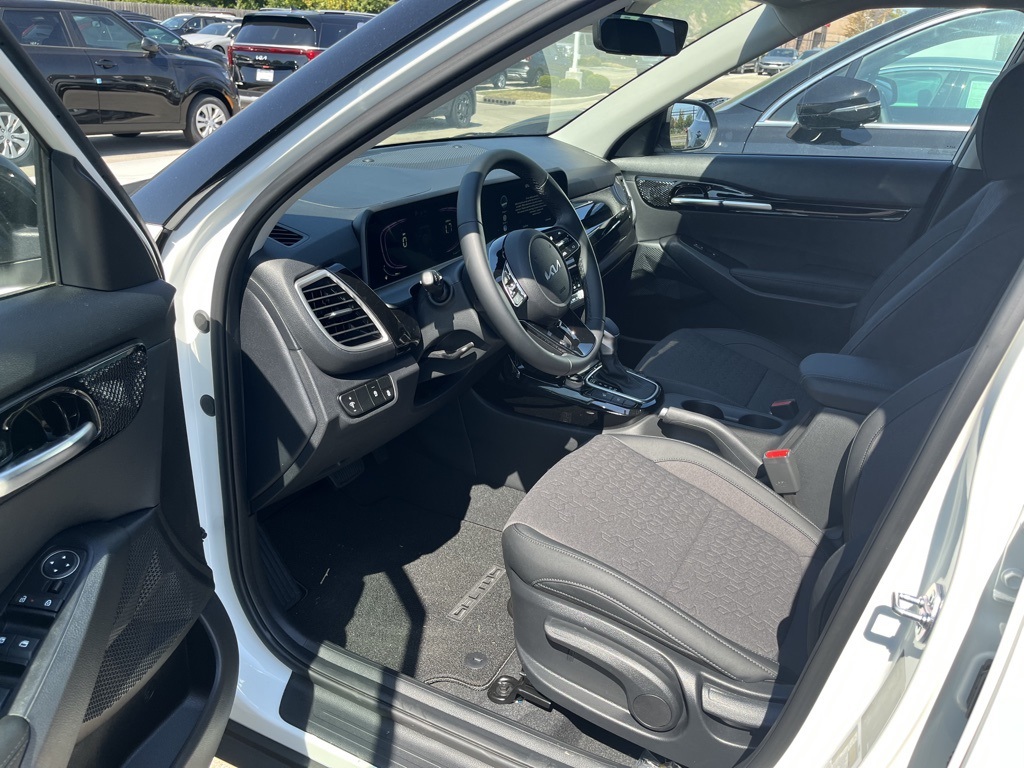 2026 Kia Seltos S Image 15 of 33