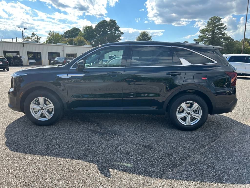 2026 Kia Sorento LX Image 6 of 32
