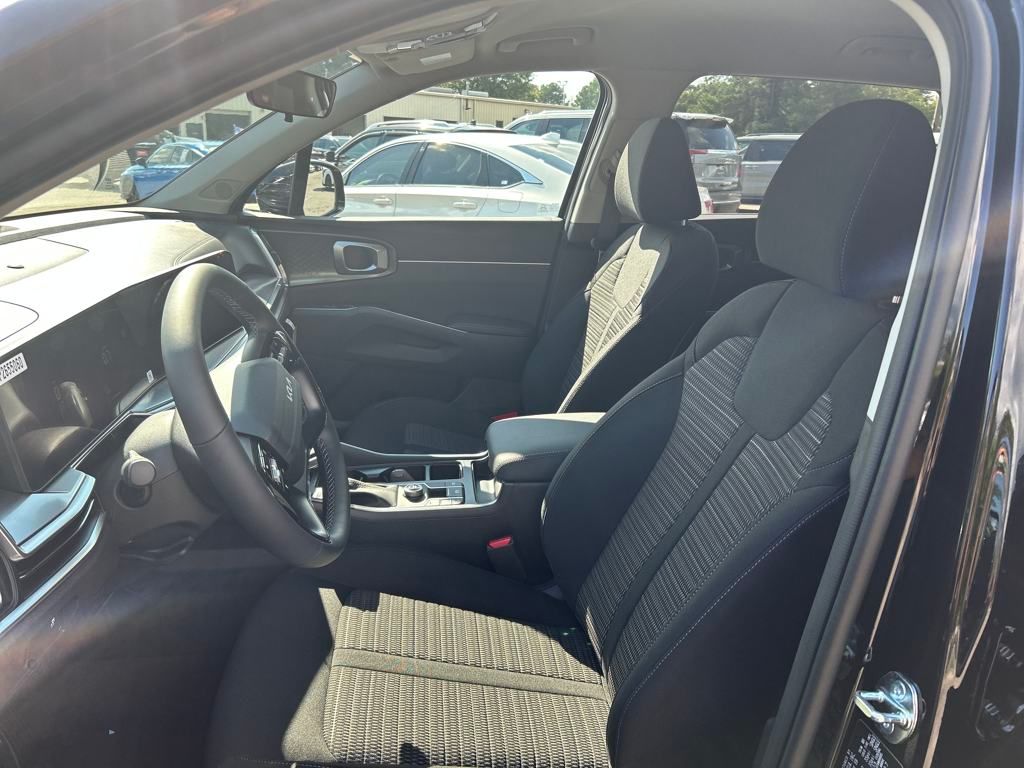 2026 Kia Sorento LX Image 14 of 32