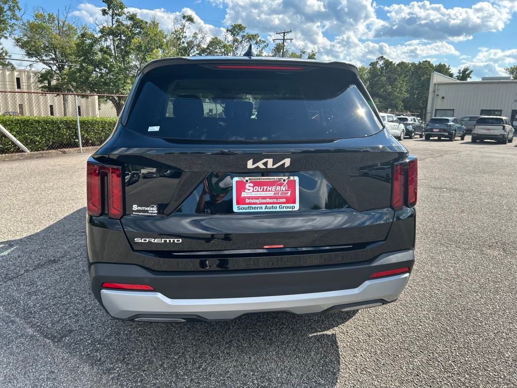 2026 Kia Sorento LX Image 10 of 32