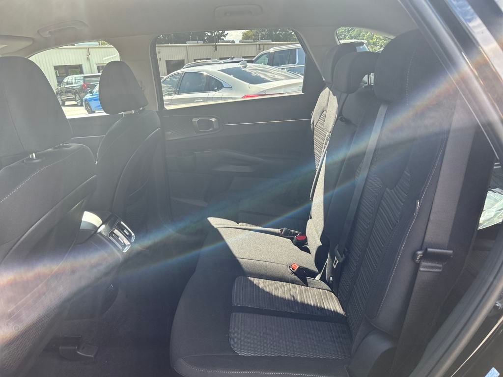 2026 Kia Sorento LX Image 13 of 32