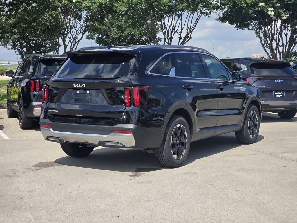 2026 Kia Sorento S Image 3 of 22