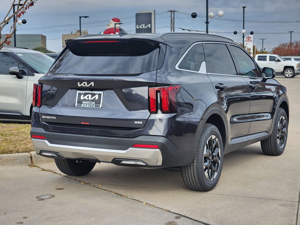 2026 Kia Sorento S Image 3 of 22