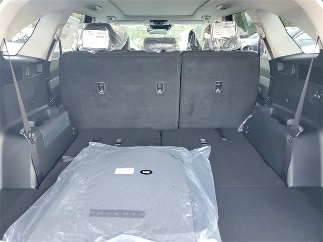 2026 Kia Sorento S Image 5 of 34