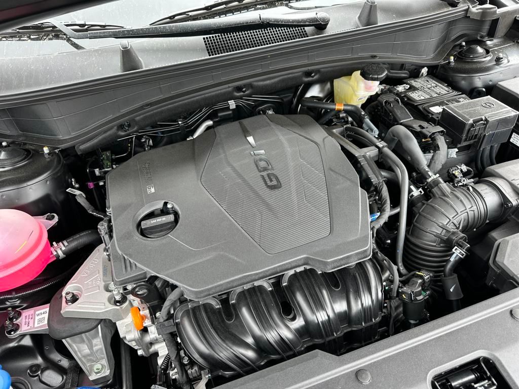 Vehicle image 33 of 35
