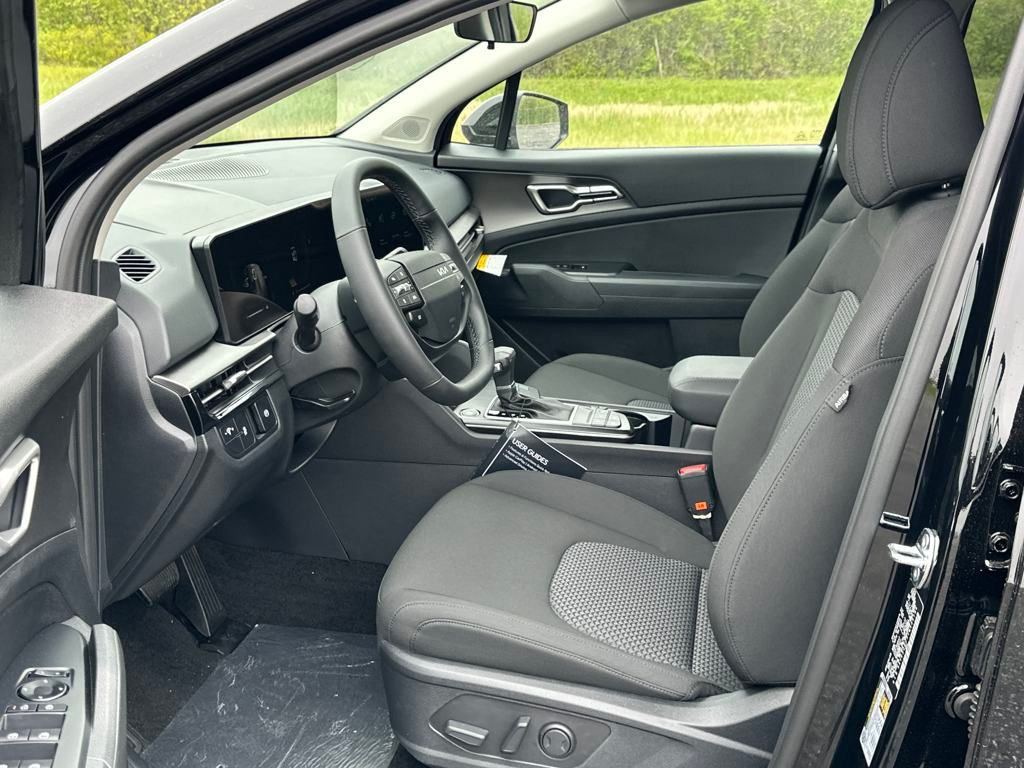 Vehicle image 10 of 35