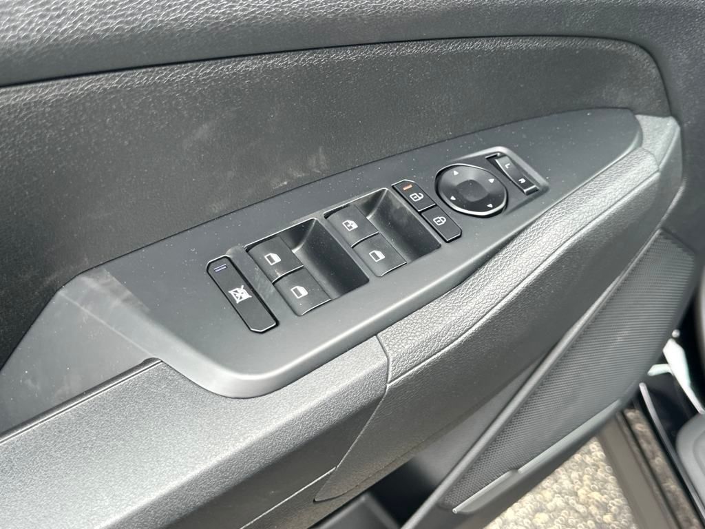 Vehicle image 12 of 35