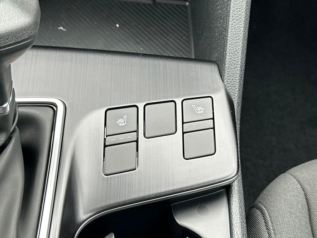 Vehicle image 25 of 35