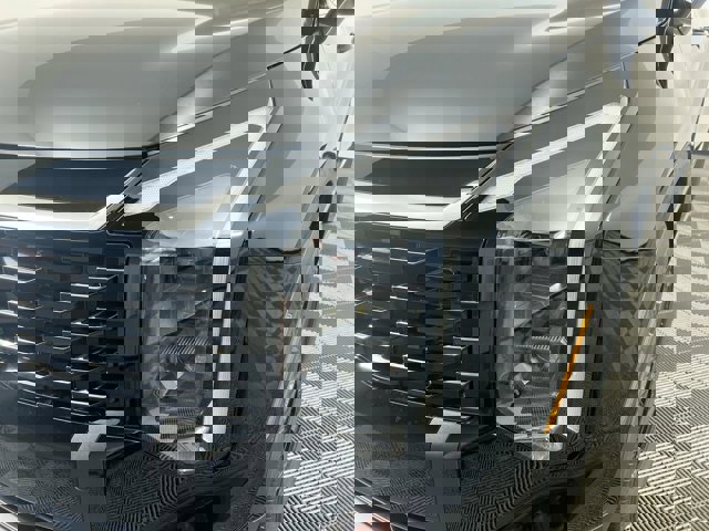 Vehicle image 11 of 33