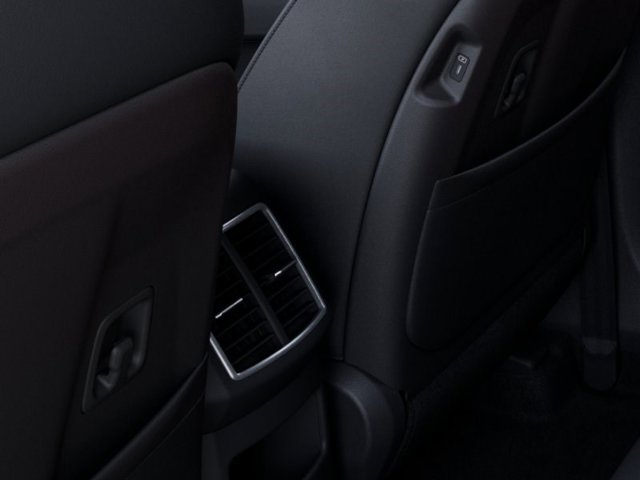 Vehicle image 26 of 27