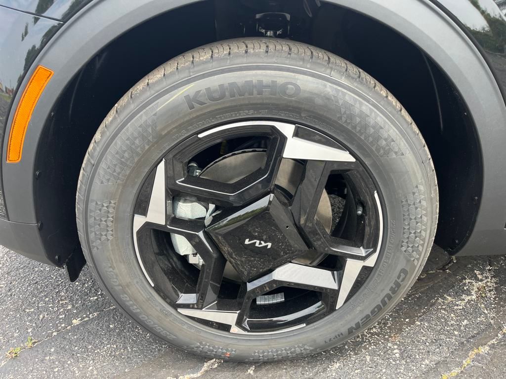Vehicle image 9 of 46