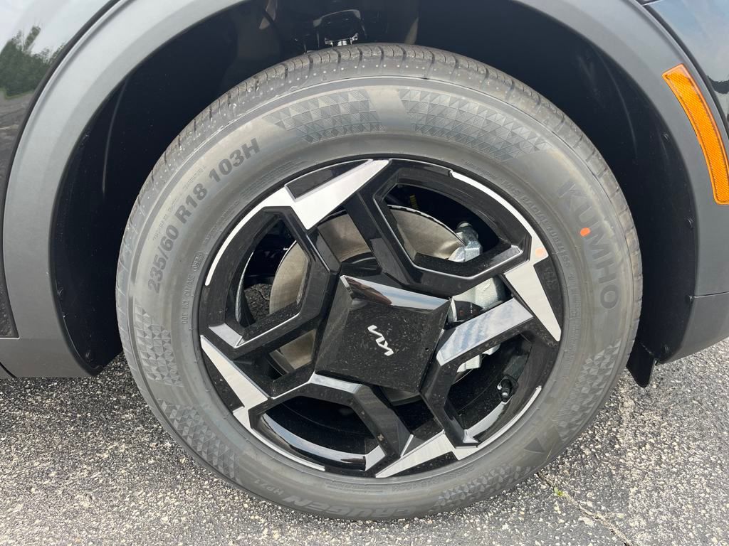 Vehicle image 11 of 46