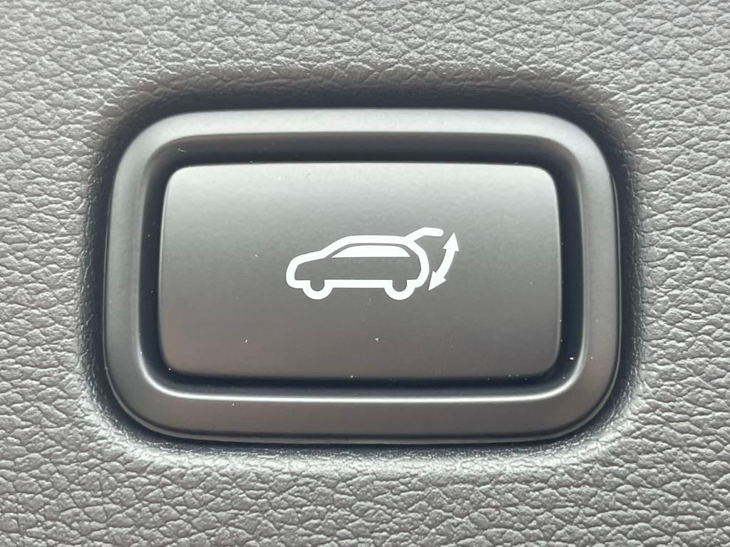 Vehicle image 39 of 46