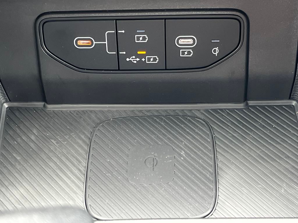 Vehicle image 29 of 46